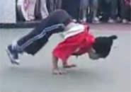 Cậu bé nhảy hiphop điêu luyện